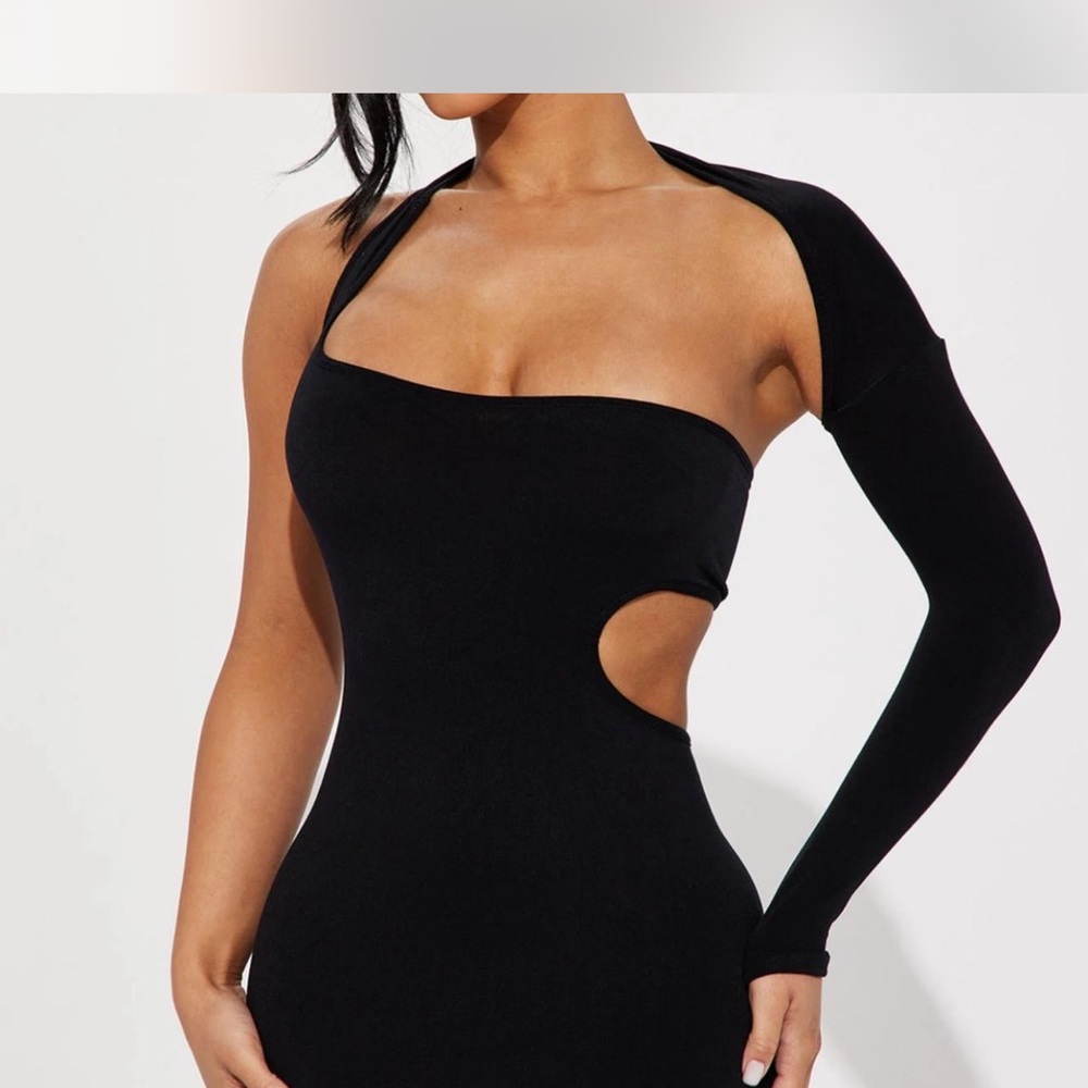 Elegant Black One-Shoulder Dress